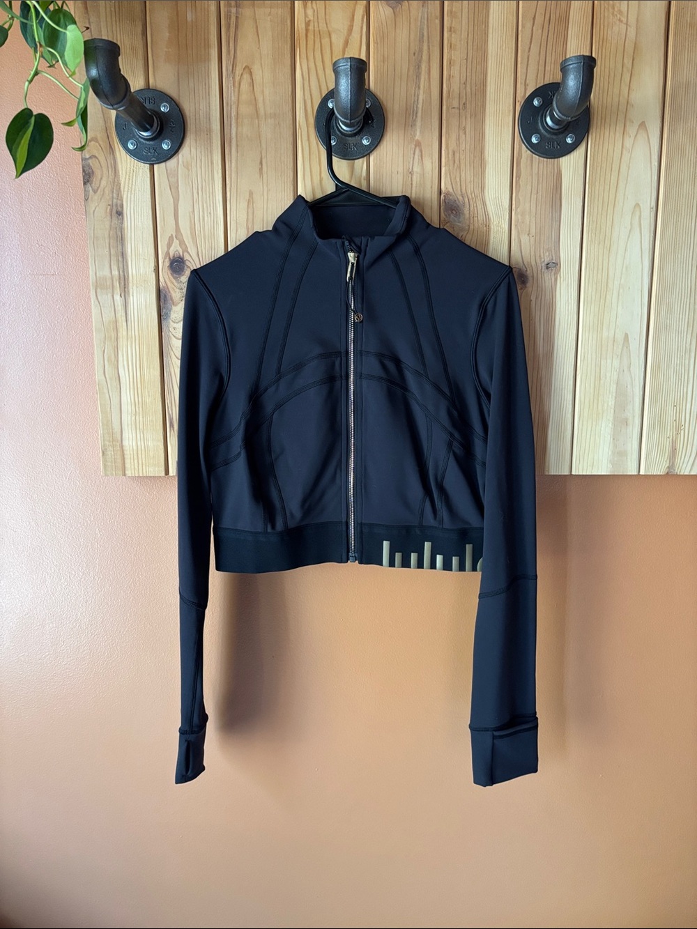 lululemon athletica 2010 special edition black cropped define jacket.